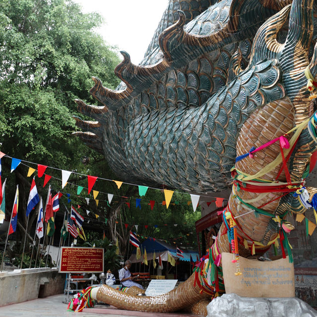 ไปพิชิตยอดมังกรที่ "วัดสามพราน" 