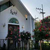 คาเฟ่แม่ริม Fleur Cafe & Eatery
