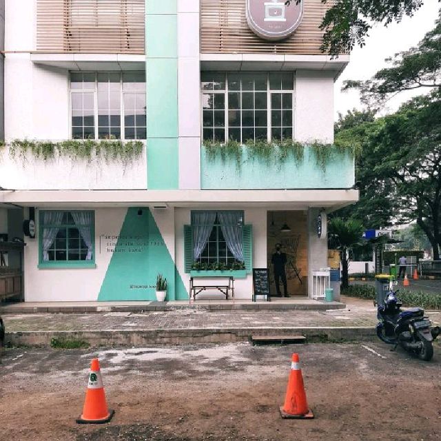 THIS NEW COFFEE SHOP IN ALAM SUTERA IS NAMED AFTER A STREET IN BANDUNG