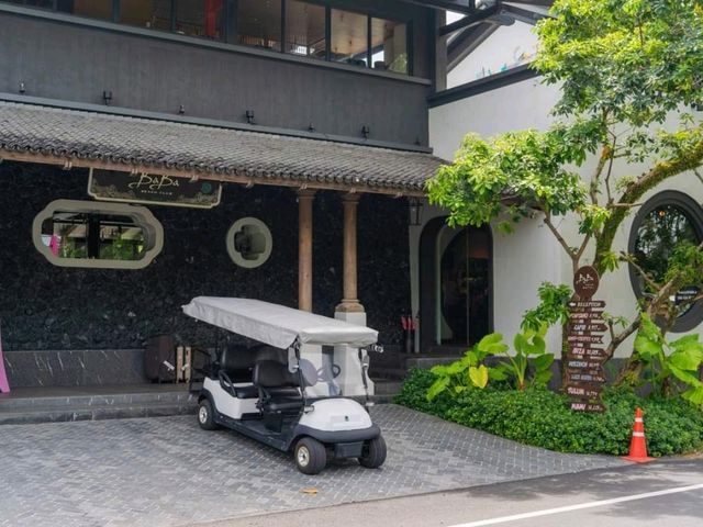ที่พักติดทะเล สุด Luxury ผสมผสานสไตล์ชิโนโปตุกิส