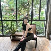 โรงละครและคาเฟ่ กาลิเลโอเอซิส ใกล้บรรทัดทอง 