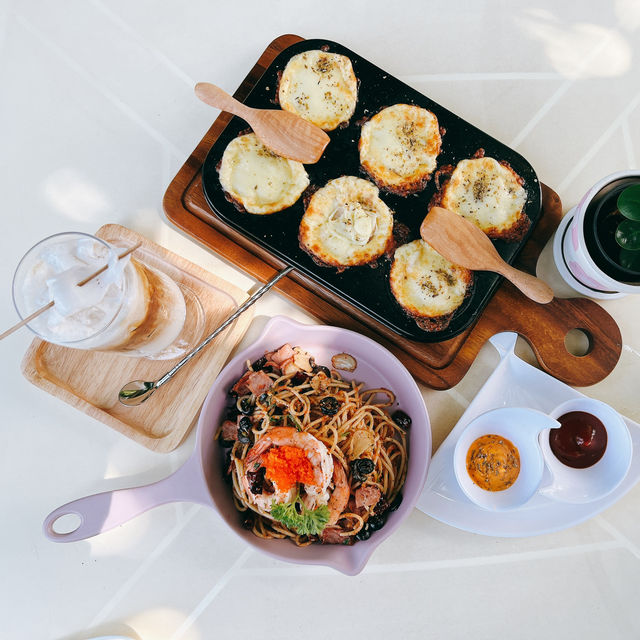 Koffee Thai by บ้านน้ำเรือนศิลป์ 