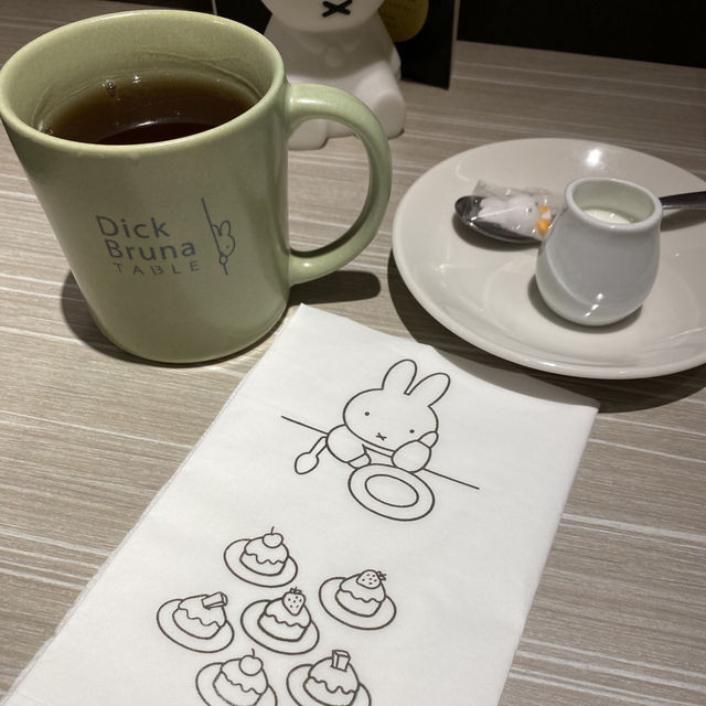 【横浜🇯🇵】ディックブルーナテーブル🩵