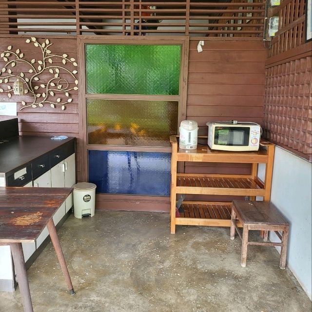 จากโรงเรียนเก่าสู่โฮมสเตย์อันอบอุ่น
