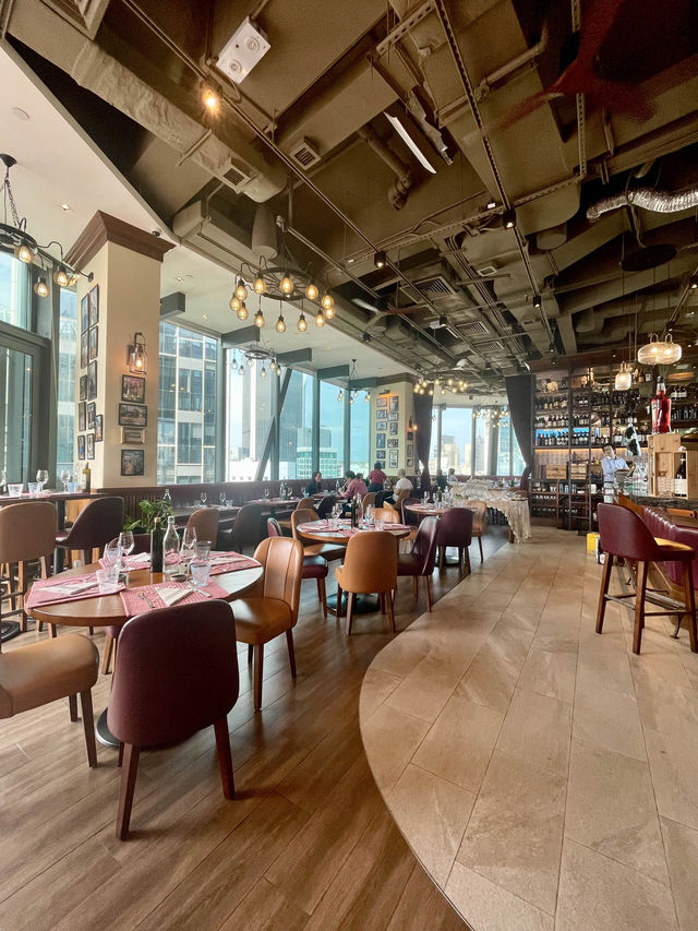 環境開揚舒服✨ 來個空中意大利午餐吧🍽🍷