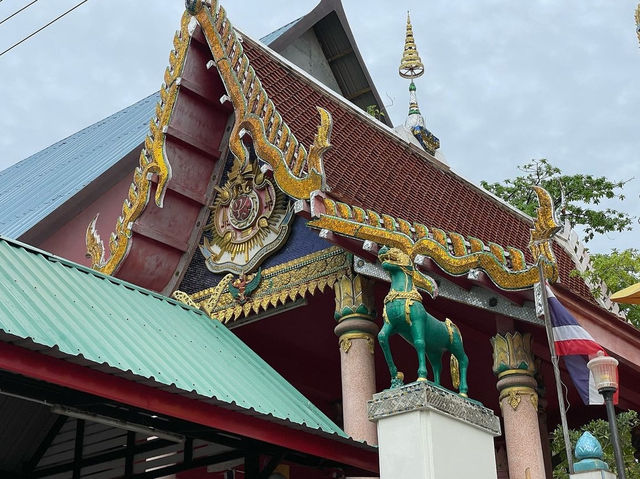 ไหว้พระเสริมสิริมงคลในวันลอยกระทง
