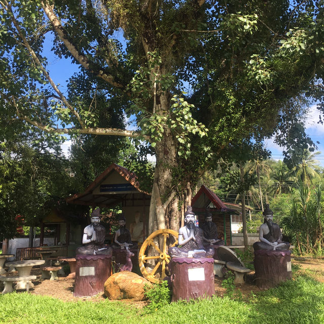 Wat Phuttramongkorn Betong