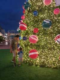 ถ่ายรูปคริสมาสต์กันที่ Central Village