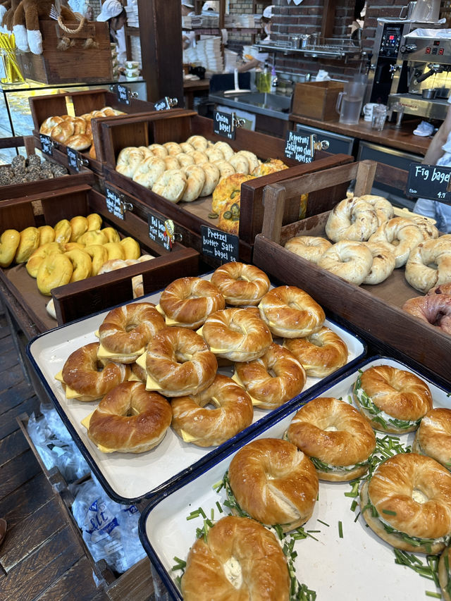 유럽 감성 핫플 베이글 성지 런베뮤 🥯