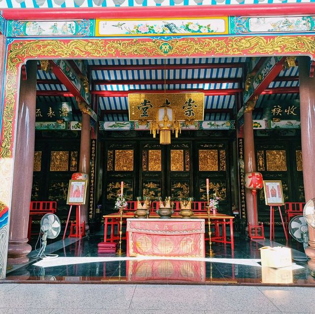 泰國曼谷空訕區著名華人文化景點:泰国林氏宗亲总会祠堂。建築充滿中華文化風格，了解當地華人文化歷史，適合打卡拍照📸。