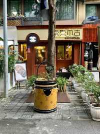 A Charming Walk Through Chengdu’s Heart