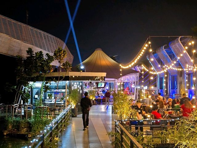 ร้านอาหารบรรยากาศดี เหมาะกับเทศกาลช่วงนี้มาก