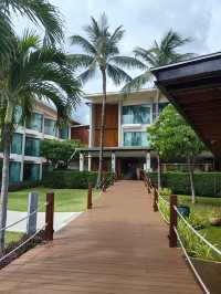 熱鬧的查汶海灘之上OZO HOTEL
