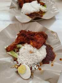 Discover Best Nasi Lemak  At PJ Damansara 