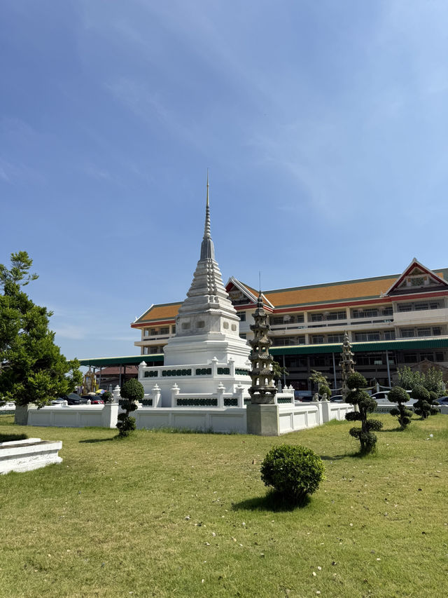 📍ไหว้หลวงพ่อโต รอดประตูเฮงที่วัดกัลยาณมิตร