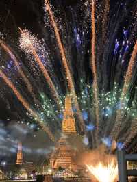 Countdown new year at Wat Arun