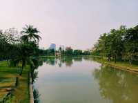 泰國曼谷城市綠洲湖泊公園景點:乍都节公园，適合拍照📸打卡親子遊