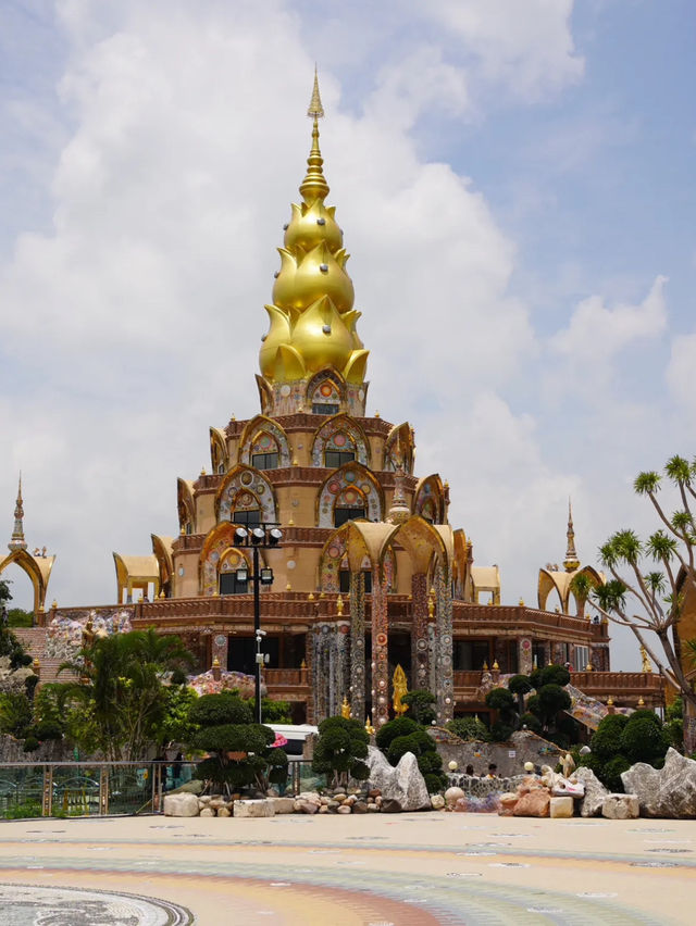 “วัดพระธาตุผาซ่อนแก้ว: อัญมณีแห่งขุนเขา ที่สายบุญต้