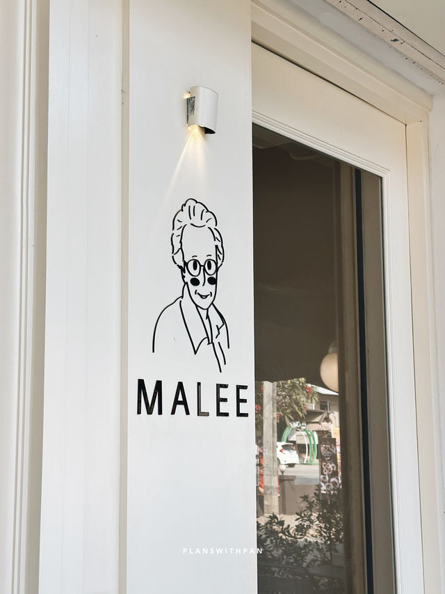 เค้กลูกมะพร้าว (Malee Bakery & Ice Cream) ✨