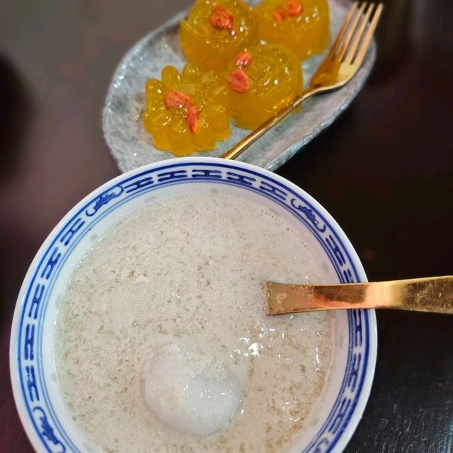 หม่านถั่ง ร้านของหวานแสนอร่อย ใจกลางเมืองอุบล