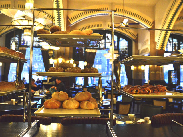 Elegant Dining at Café Americain