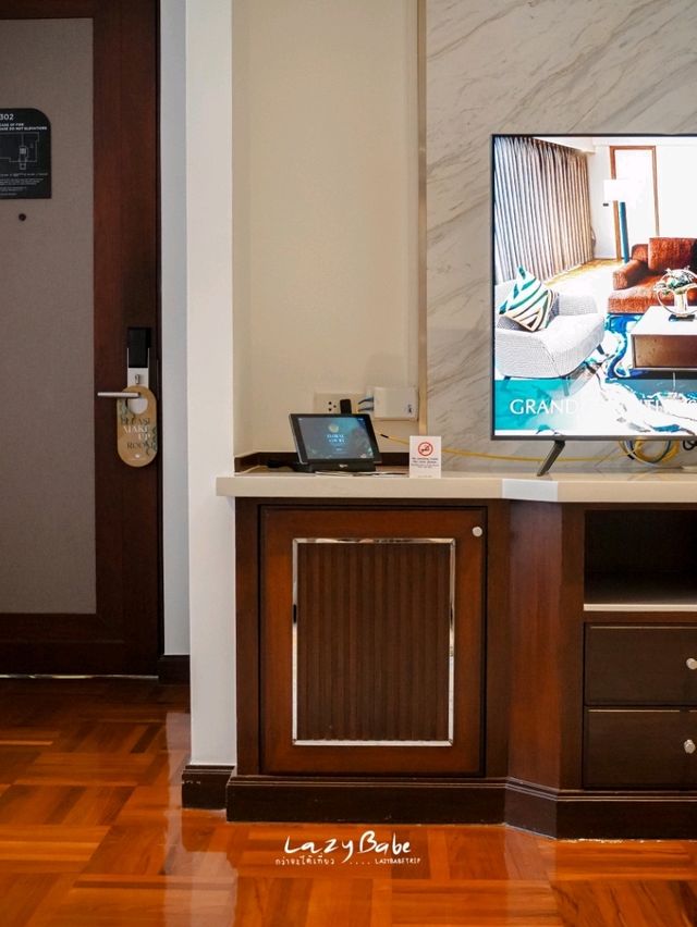 พักผ่อนหย่อนใจที่ Floral Court Hotel & Residence 