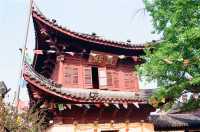 At the Rooster's Crow in Jiming Si Temple
