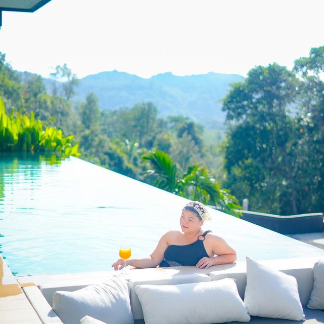 พูวิลล่าหลังใหญ่ 4 ห้องนอน หลังใหญ Phuket