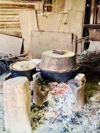 “Heong Kee’s Legendary Beggar’s Chicken – A Clay-Baked Masterpiece”
