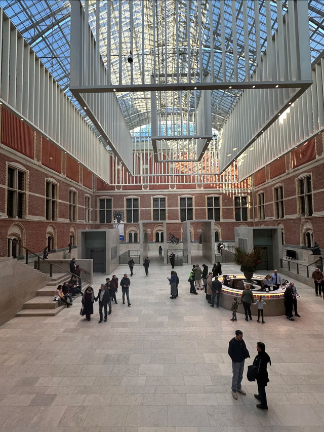 🎨🏛️ Discover the Rijksmuseum – A Treasure Trove of Dutch Art & History! 🇳🇱✨