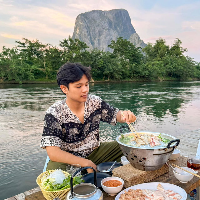 นอนเรือนแพคนละ 450 บาท บรรยากาศชิลสุดๆ 🇱🇦💦
