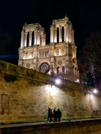 Seine River Cruise, literally a romantic and unforgettable experience. 