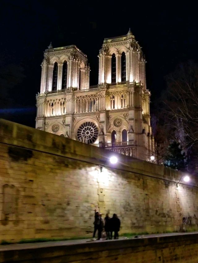 Seine River Cruise, literally a romantic and unforgettable experience. 