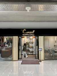 The Coral Lounge นั่งชิลก่อนขึ้นเครื่อง อาหารอร่อย