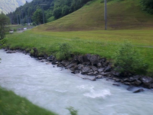 [🇨🇭スイス] インターラーケンから乗る山岳鉄道 — アルプスの絶景を堪能する旅