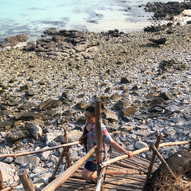 ท่ายายทิม⛱️🌴 @เกาะสีชัง, ชลบุรี