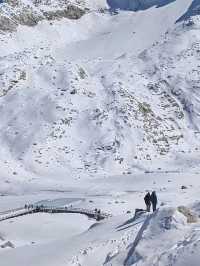 A Magical Winter Escape to Dagu Glacier – Pristine Snowscapes Under Azure Skies