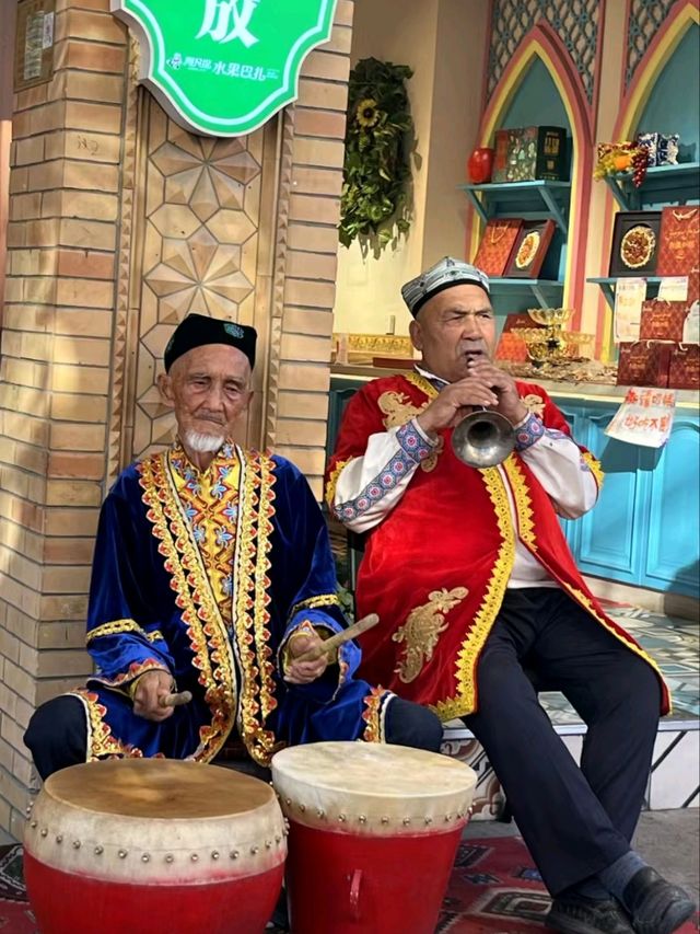 Beneath the Minarets: A Day at Xinjiang’s Grand Bazaar