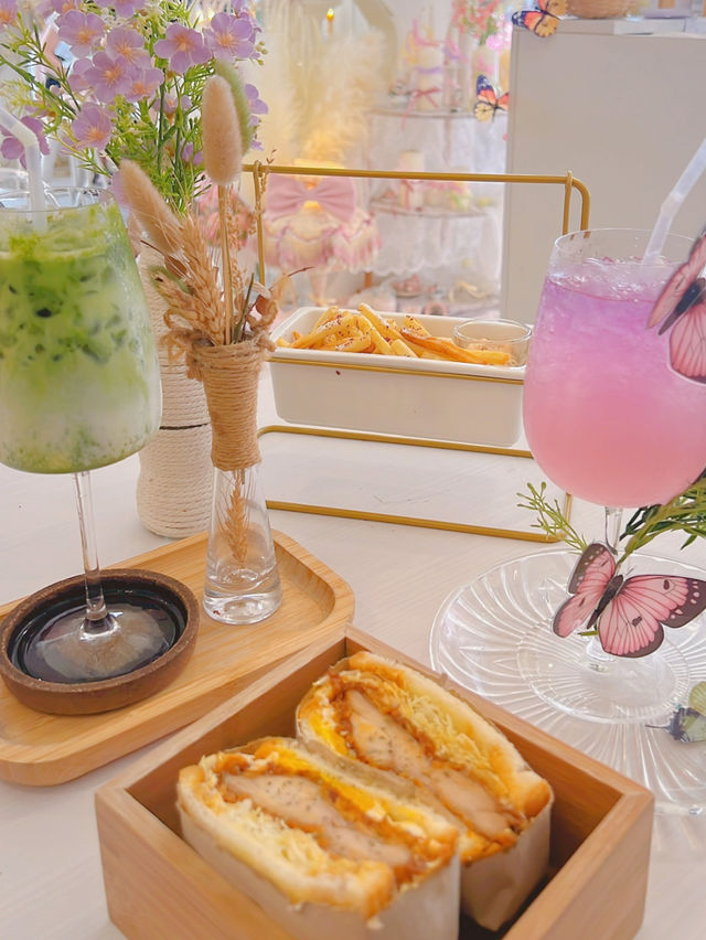 A Fairytale Bloom: Sipping Tea in Penang’s Most Instagrammable Garden Café