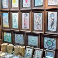 敦煌夜市砍價技巧：駝絨圍巾與木雕畫