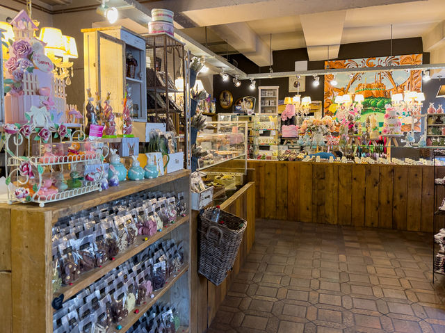 【絶景カフェでチョコの誘惑】Chocolate House Nathalie Bonn 🍫🏰