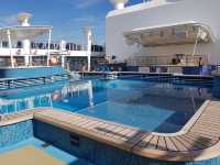 "Norwegian Breakaway: The Ship That’s Basically a NYC Party… But With More Sunscreen" 🗽🚢🌞