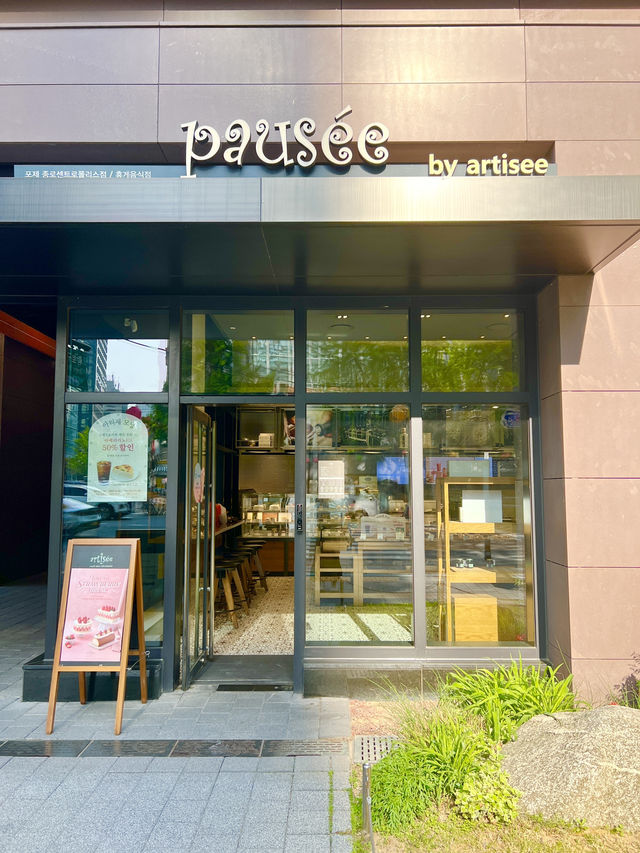鐘閣駅から近い落ち着くカフェ PAUSEE