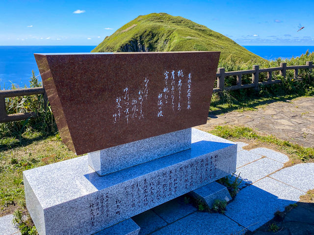 花と断崖が織りなす！桃岩トレッキングで絶景満喫
