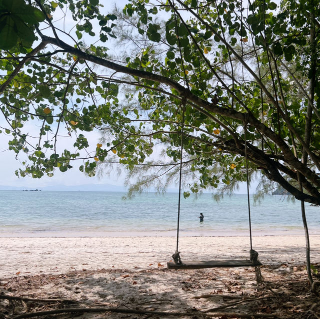 อ่าวใหญ่ เกาะพยาม