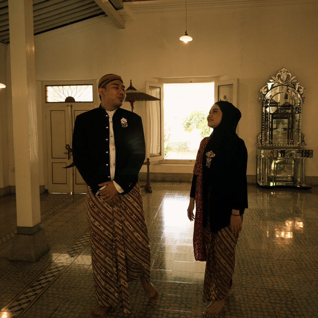 Royal Romance at The Purwohamijayan