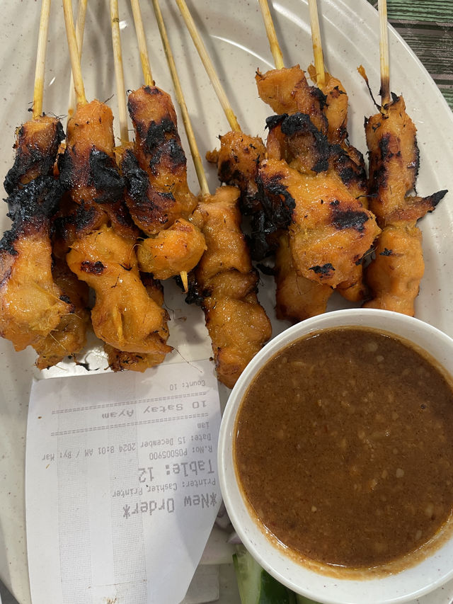 Warning: extreme cravings ahead! This Nasi Lemak Sepeha from Pasar Segar DSH hits all the right spot