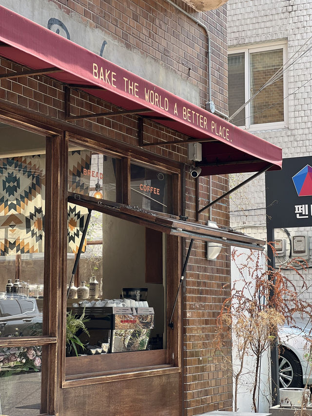 🥖 “진짜 빵과 진짜 감성이 만나는 곳 – 용산 파차마마 베이커리” 
