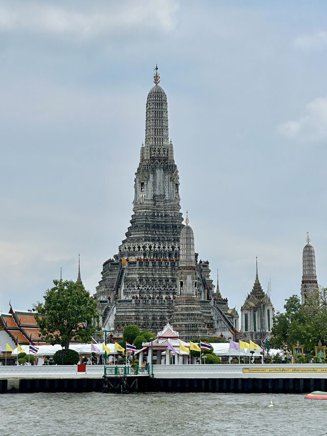 วัดอรุณราชวรารามวัดคู่เมืองย่านริมแม่น้ำเจ้าพระยา