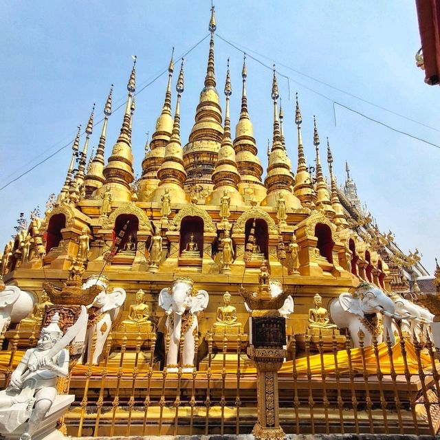 ไหว้พระธาตุบารมี 30 ทัศ ที่วัดสุโทนฯ